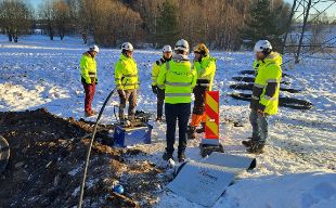 In the picture Cable Crew: Esa Peltokangas, Vesa Keto, Matti Huusko and Mikko Hyvärinen. Global Connet:David Reimers and Johan Wester